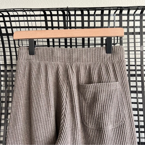 Alo yoga muse sweatpant jogger - Picture 5 of 7